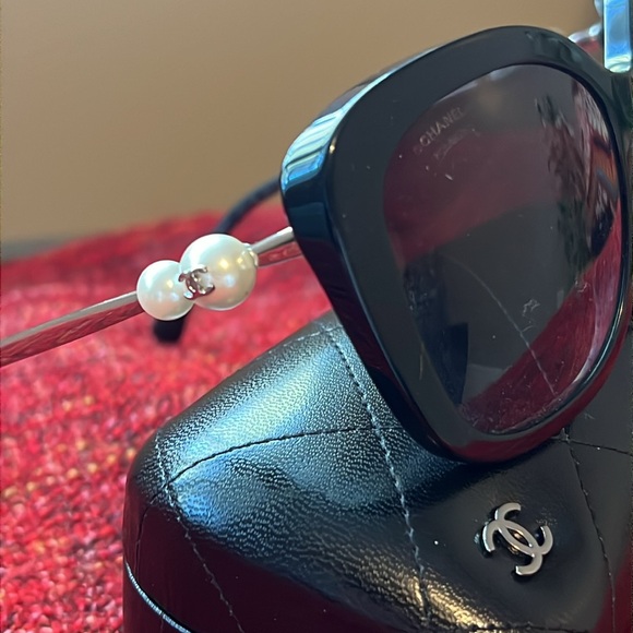 CHANEL Square Pearl Polarized Sunglasses - Picture 3 of 5